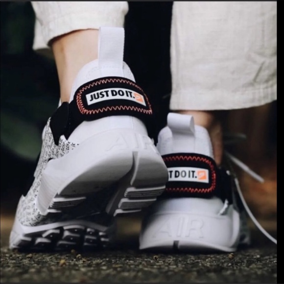 NWT Nike Huarache City Premium - Picture 3 of 8